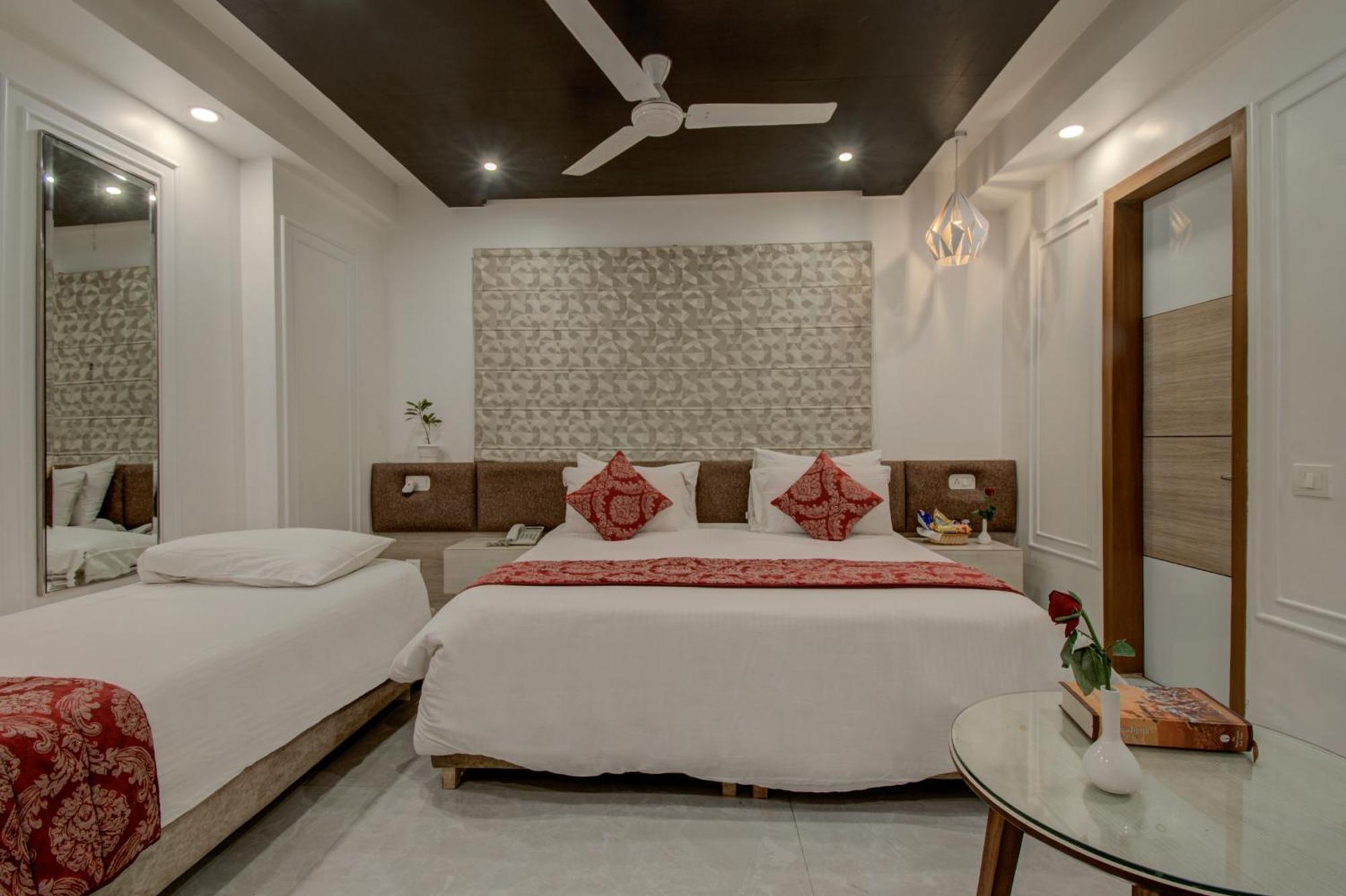 Iris Park Hotel New Delhi Extérieur photo