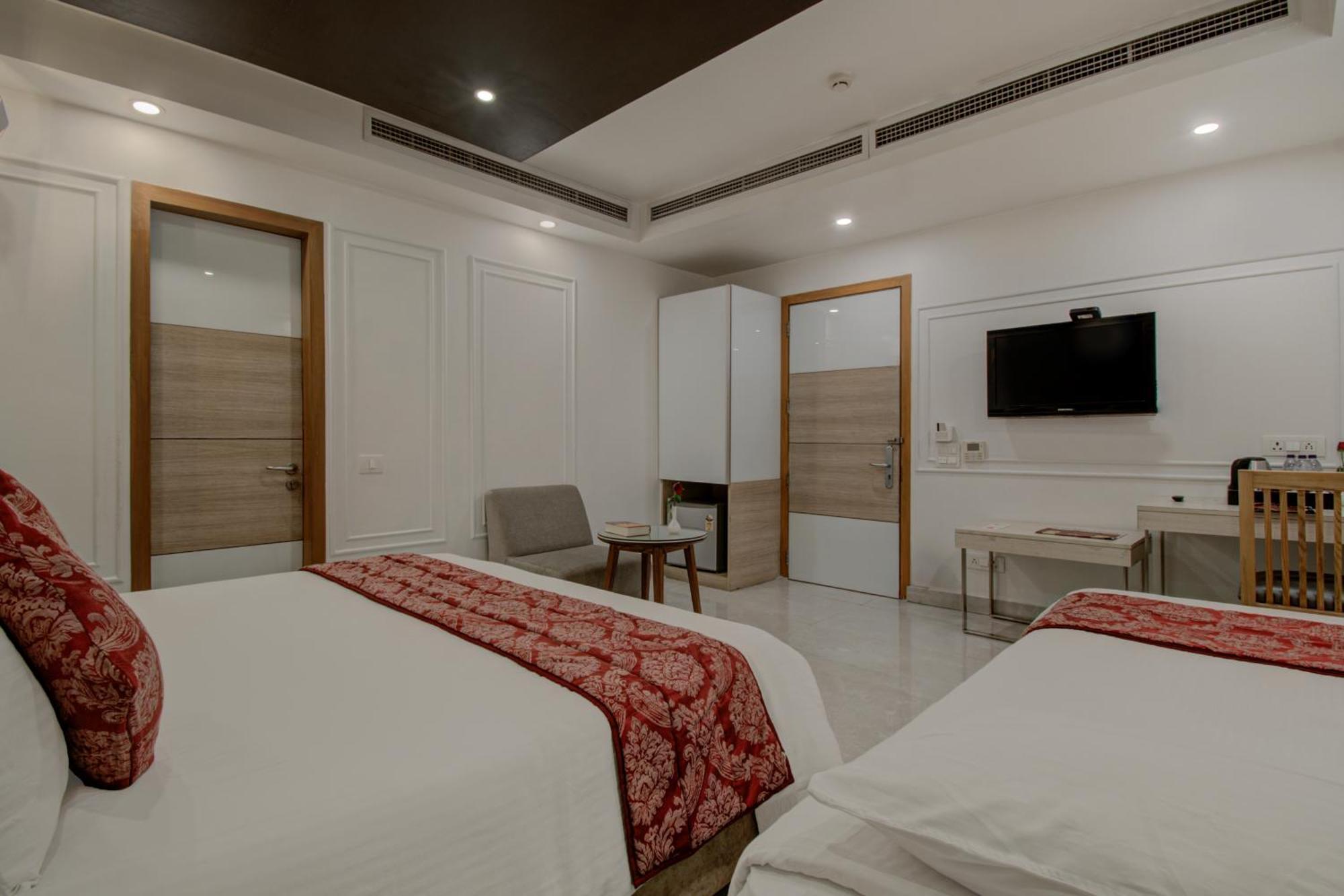 Iris Park Hotel New Delhi Extérieur photo