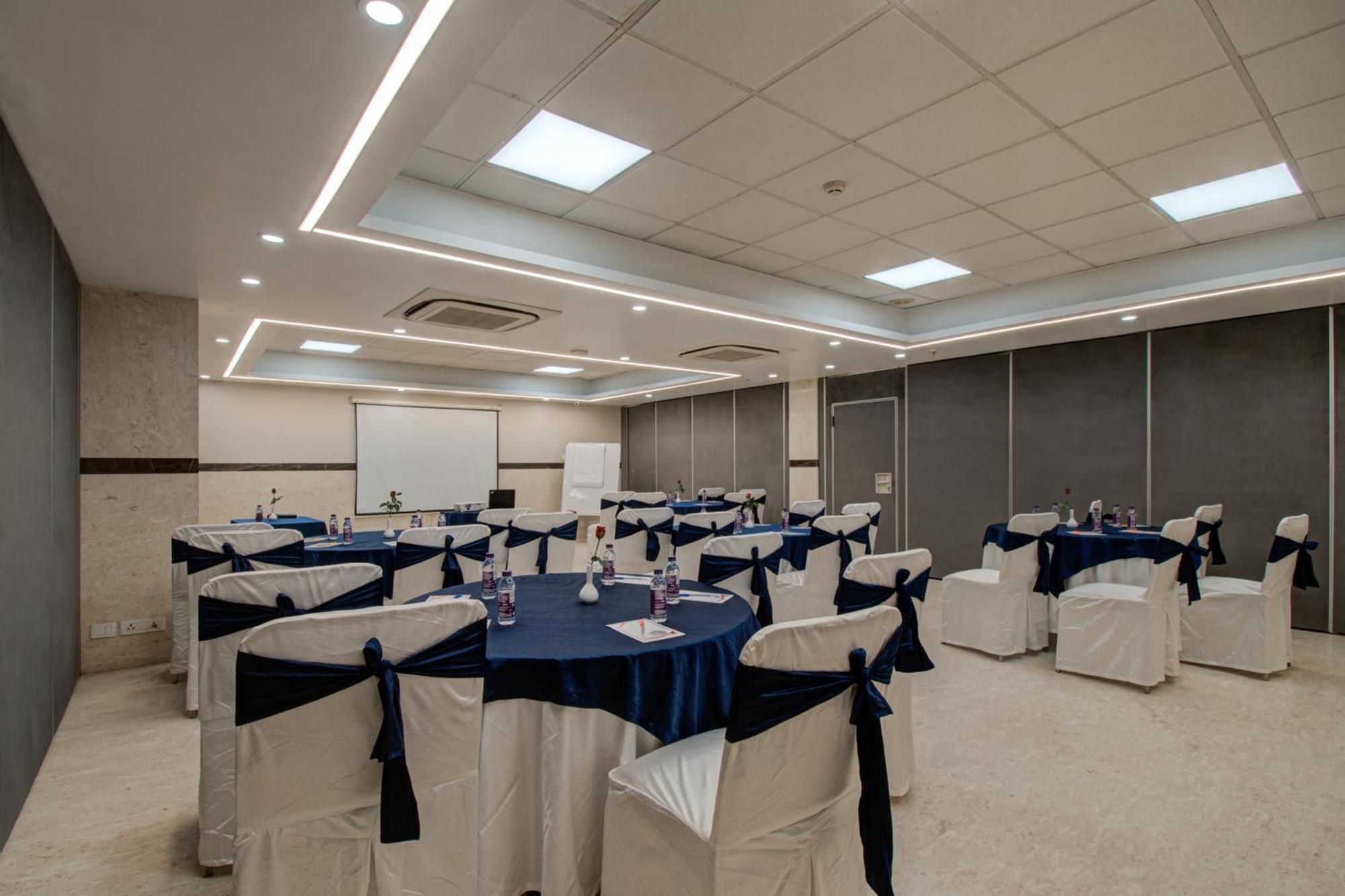 Iris Park Hotel New Delhi Extérieur photo