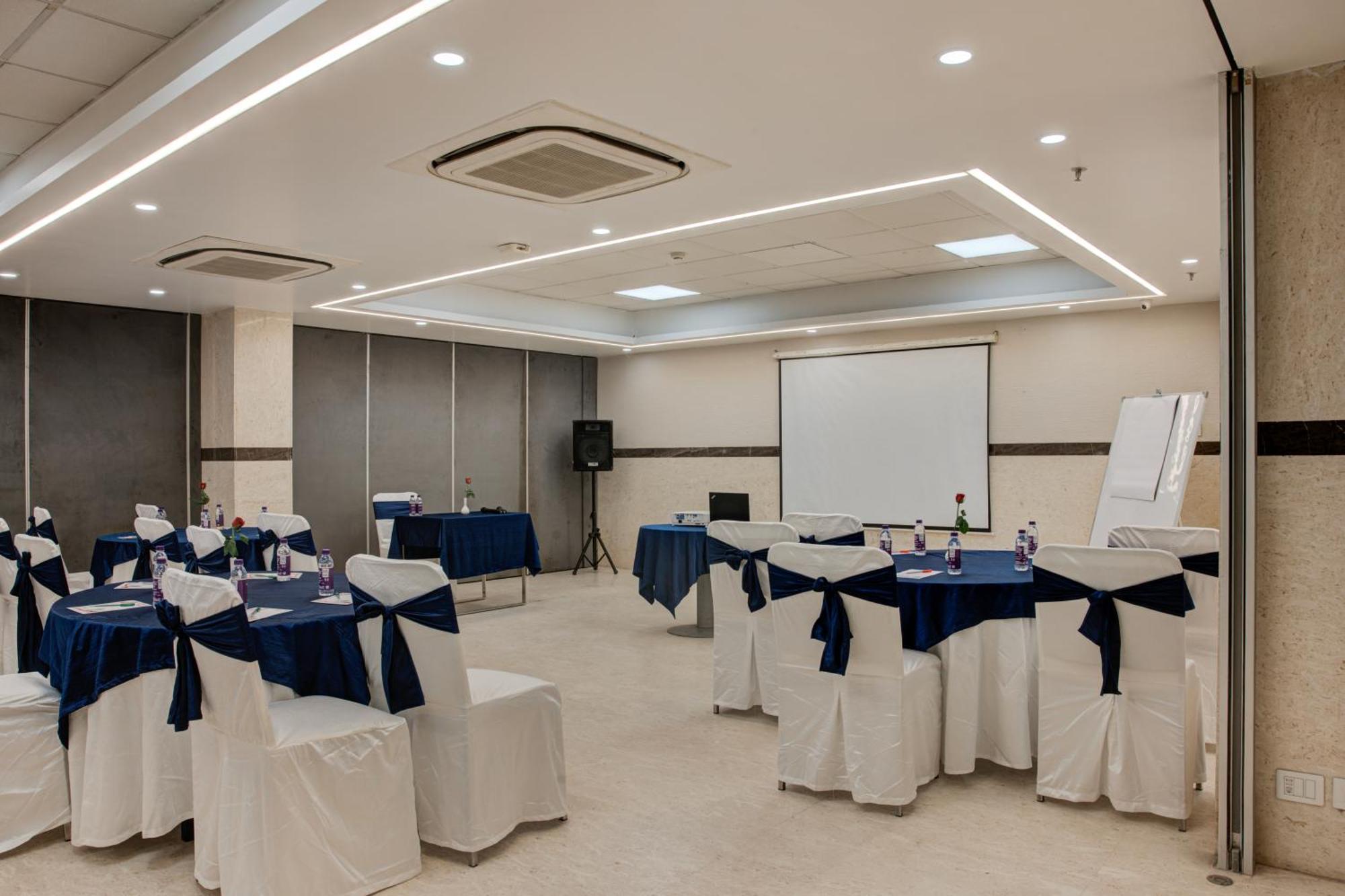 Iris Park Hotel New Delhi Extérieur photo