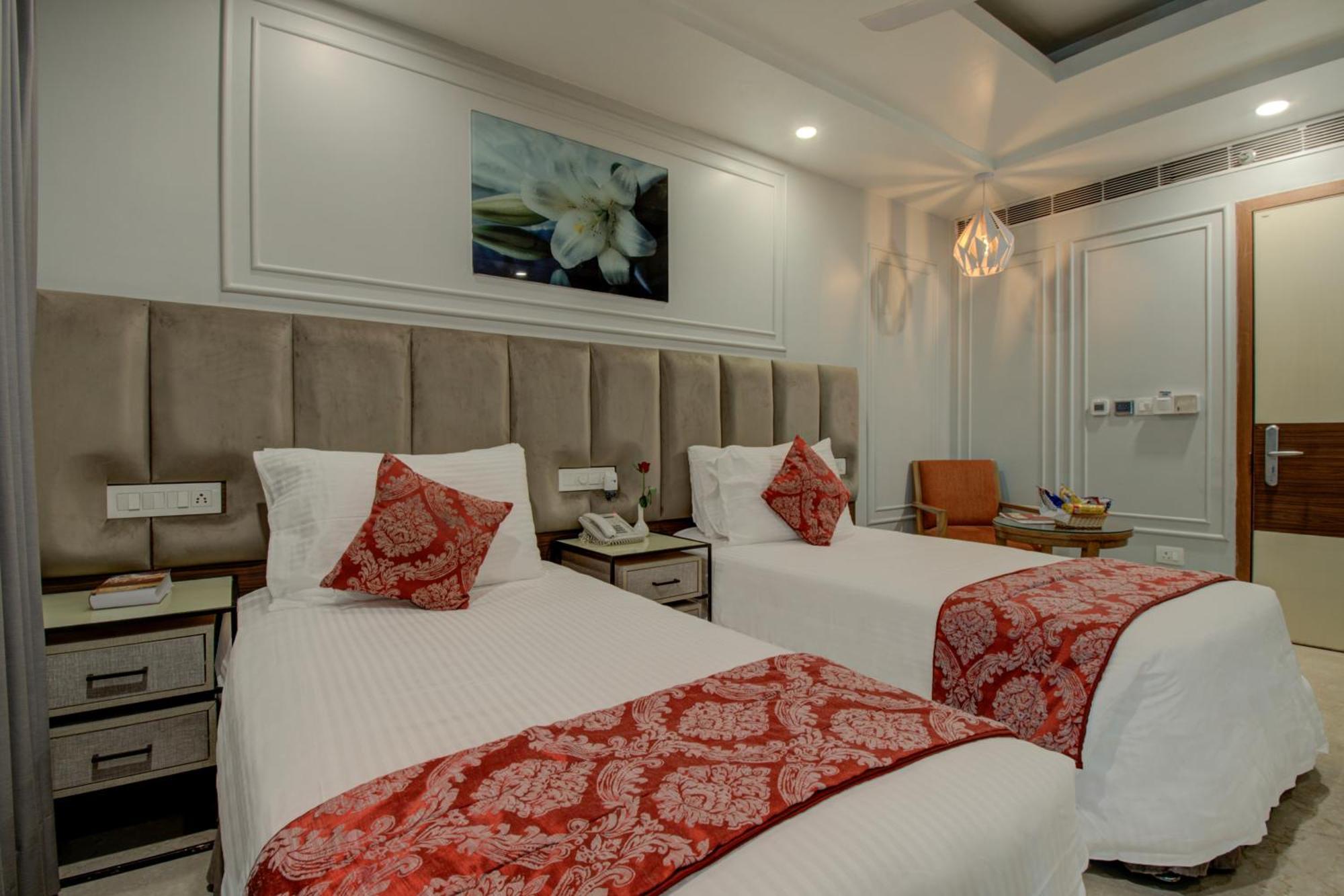 Iris Park Hotel New Delhi Extérieur photo