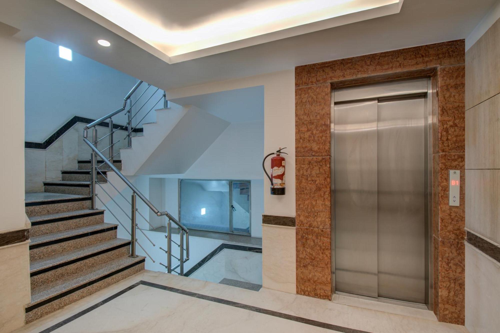 Iris Park Hotel New Delhi Extérieur photo