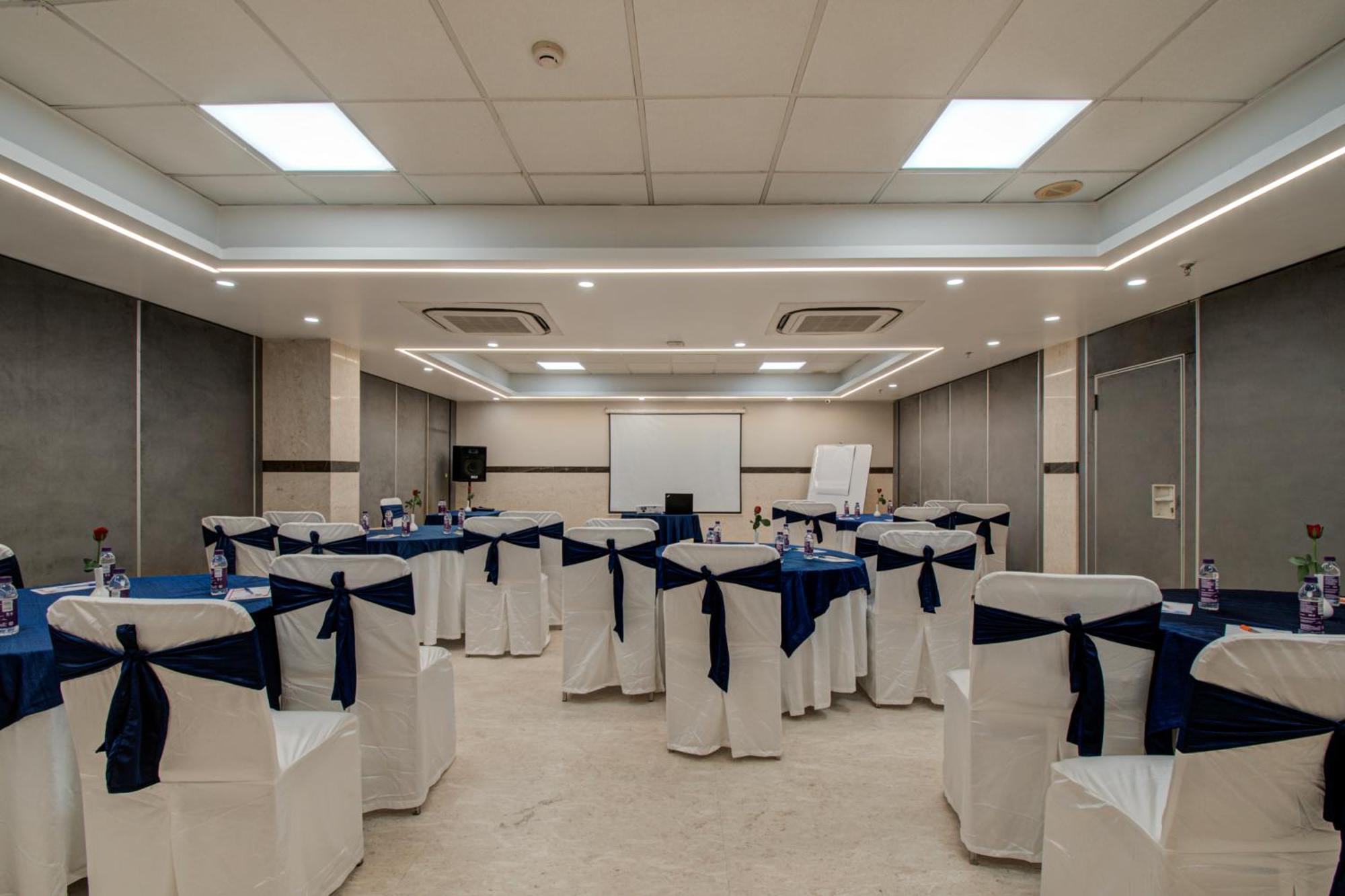 Iris Park Hotel New Delhi Extérieur photo