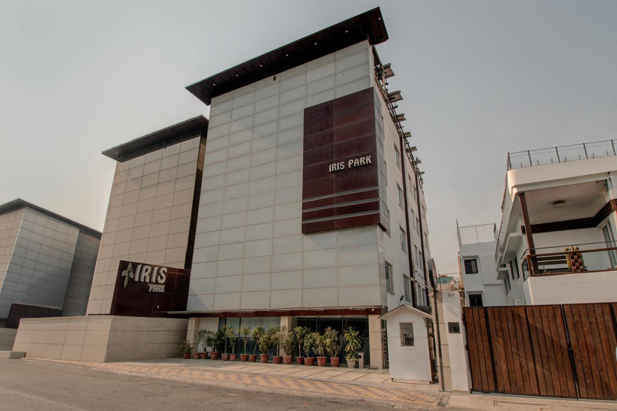 Iris Park Hotel New Delhi Extérieur photo