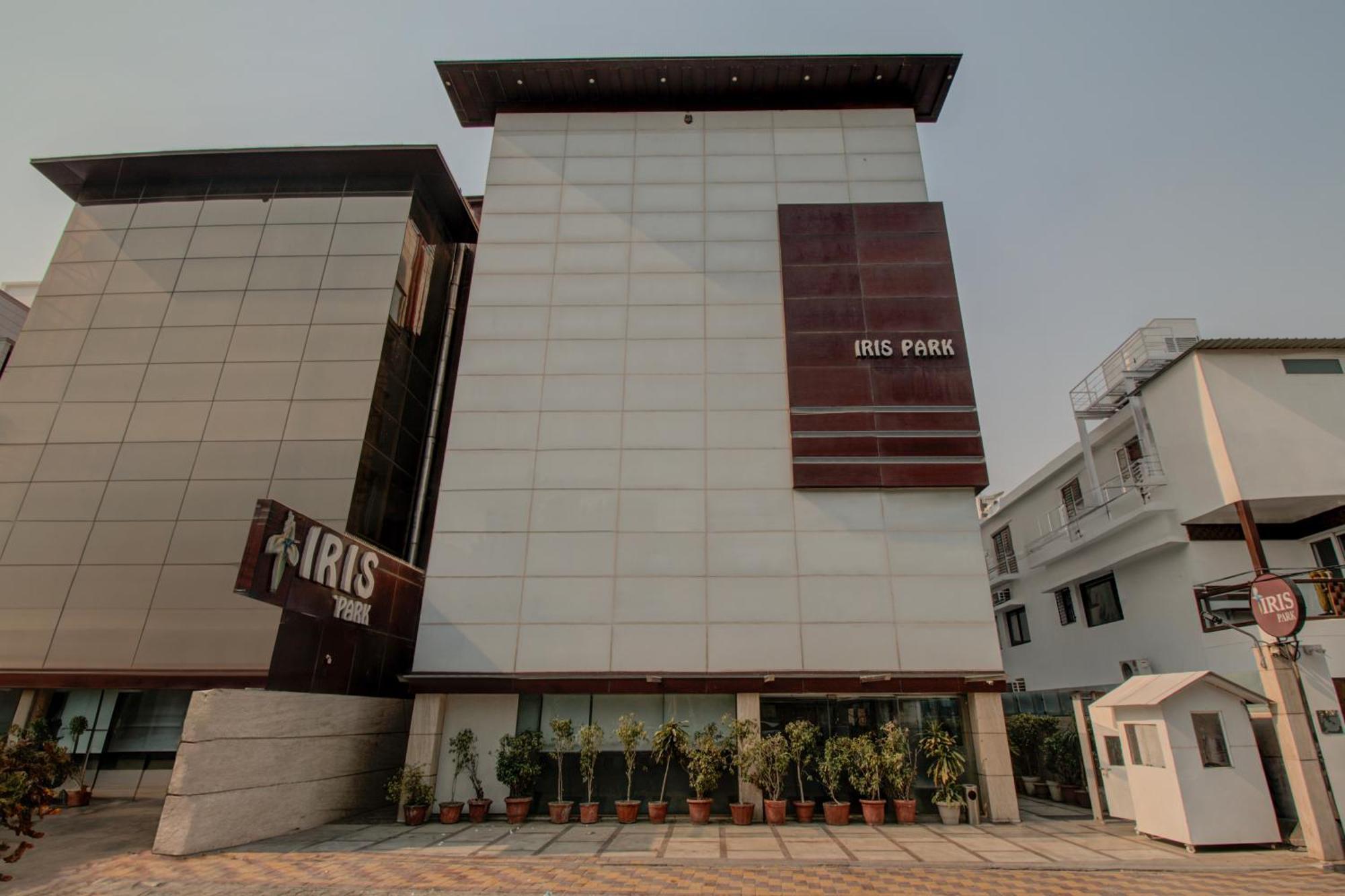 Iris Park Hotel New Delhi Extérieur photo