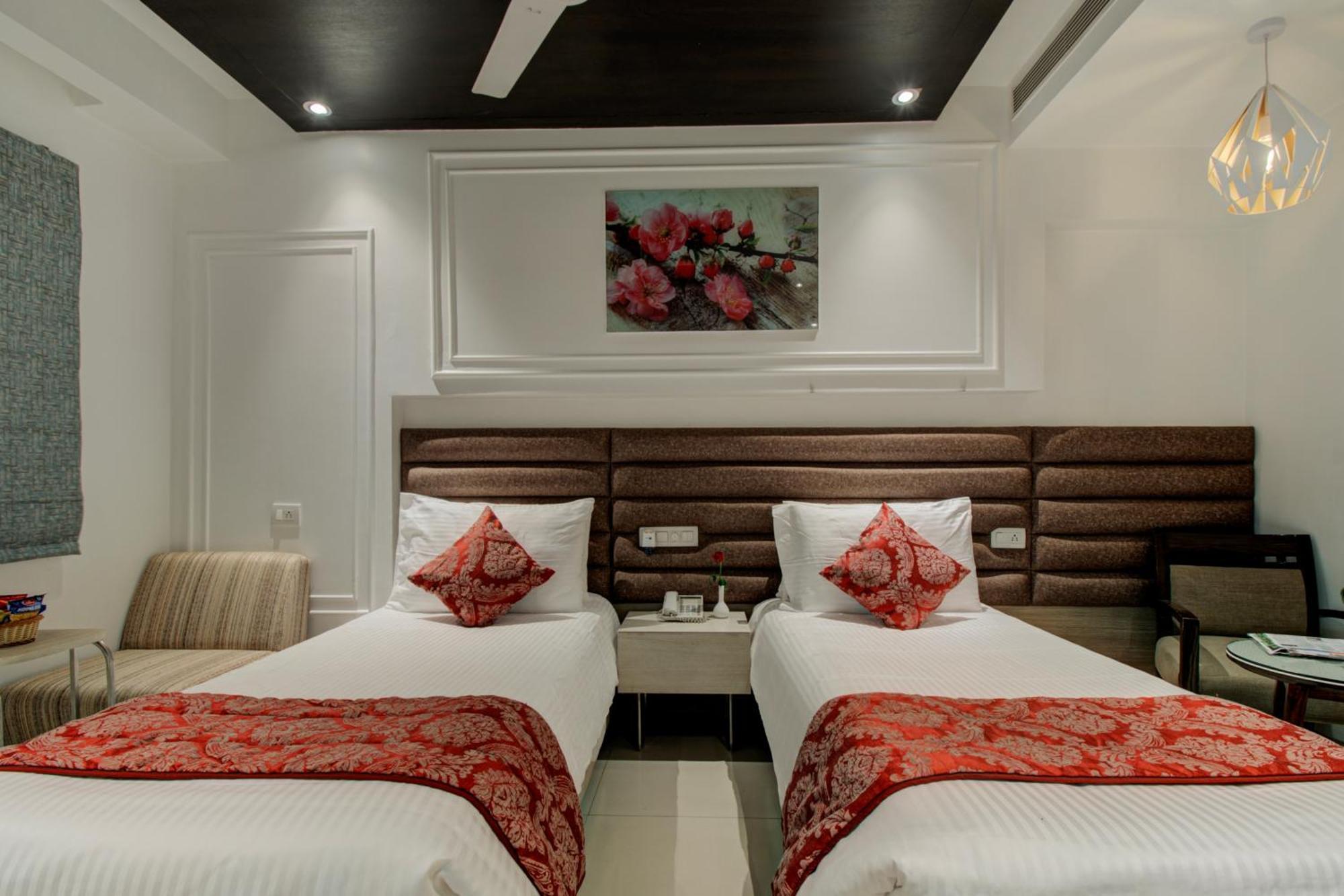 Iris Park Hotel New Delhi Extérieur photo