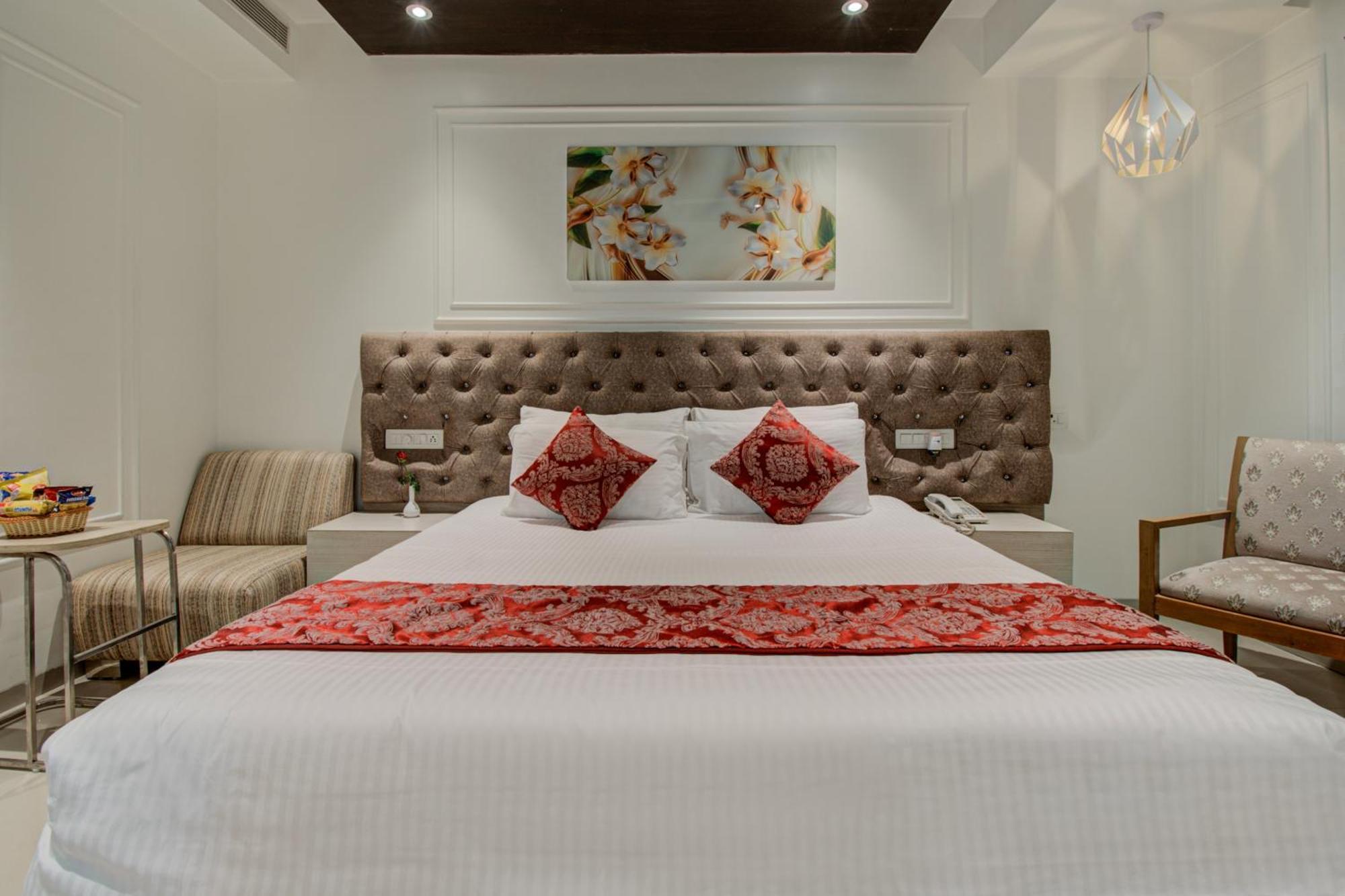 Iris Park Hotel New Delhi Extérieur photo